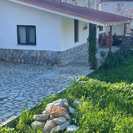 Semesterbostad Soeguet Osman Koey Evi