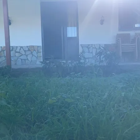 Soeguet Osman Koey Evi * Taslica